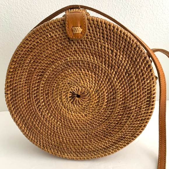 Round Rattan Women's Bag Good Condition - Picture 2 of 10